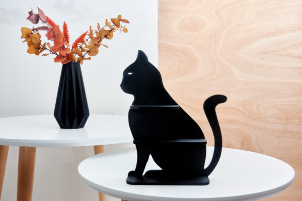 Charming Cat-Shaped Shelf...