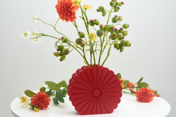 Decorative flower Vase | Unique decorative vase | Graceful flower-shaped Vase